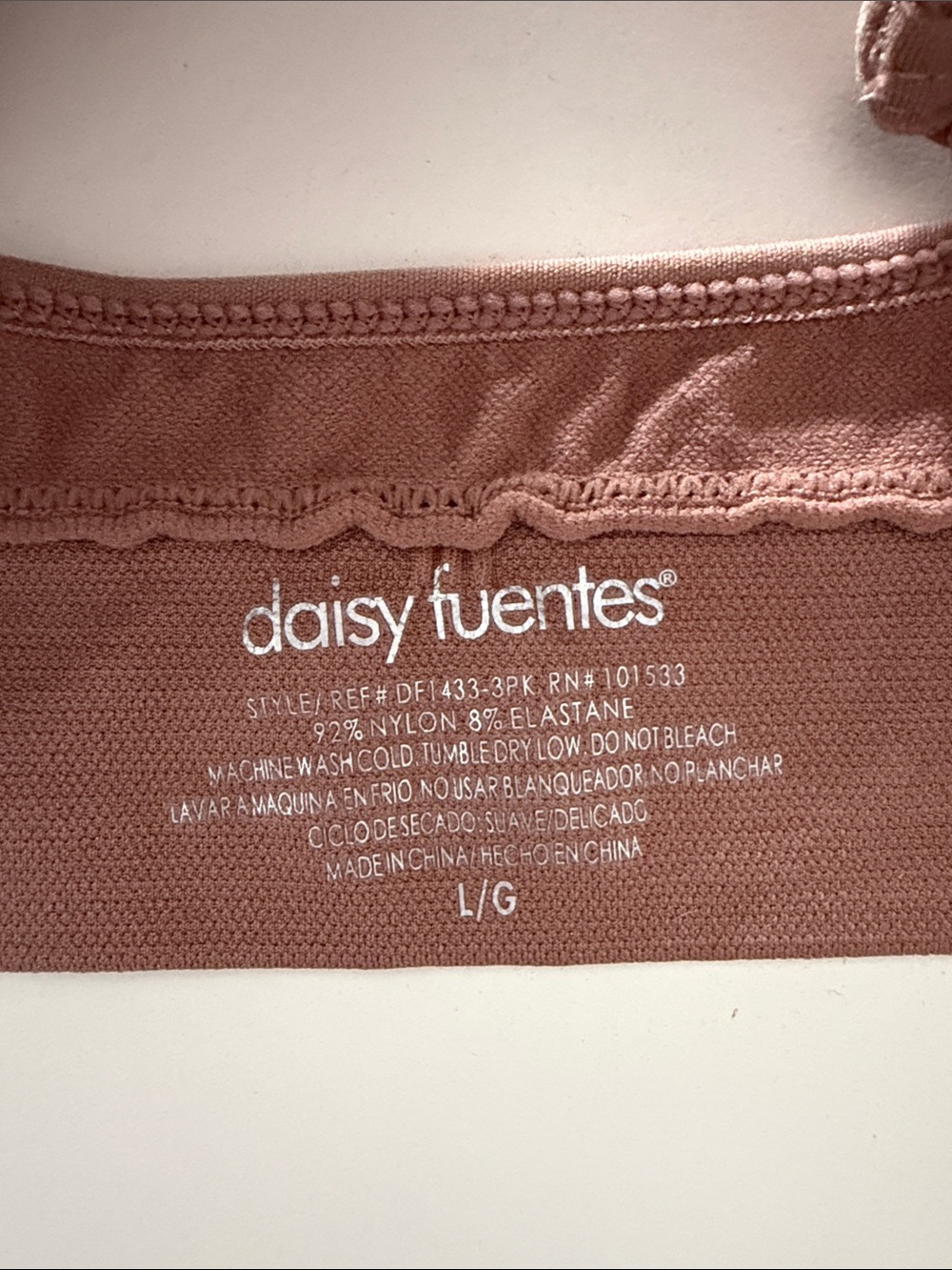 Daisy Fuentes 3-Pack Seamless Bralettes in Black, White & Dusty Rose - Picture 4 of 5